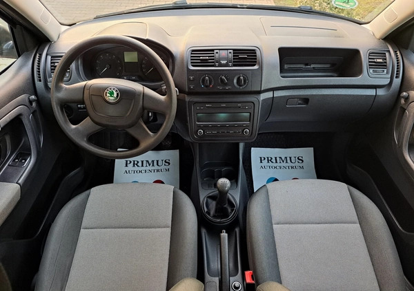 Skoda Fabia cena 15990 przebieg: 215799, rok produkcji 2011 z Chodzież małe 211